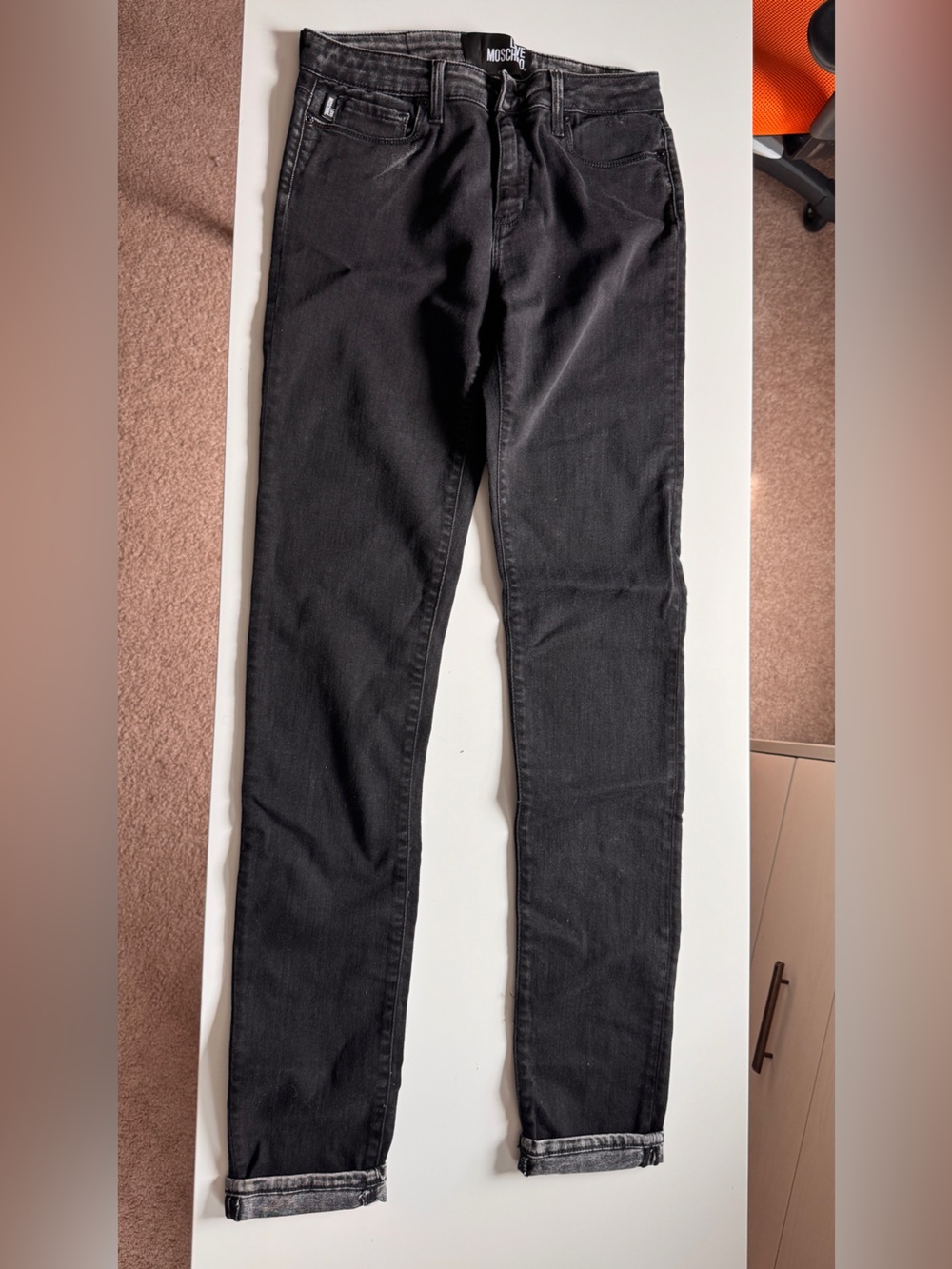 Moschino women’s  Skinny Jeans in Black with calf